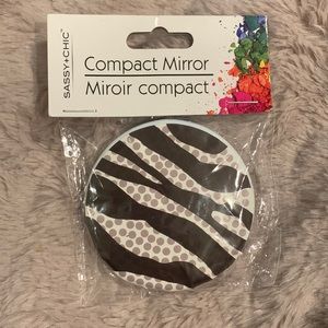 Mirror compact zebra print